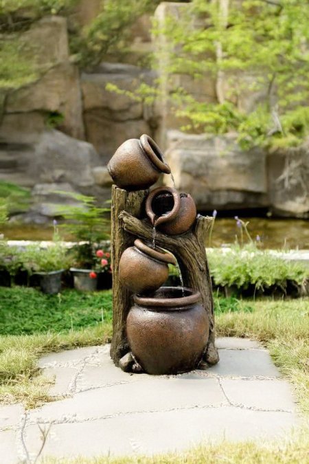 نافورة الجرار الخشبية المتدرجة